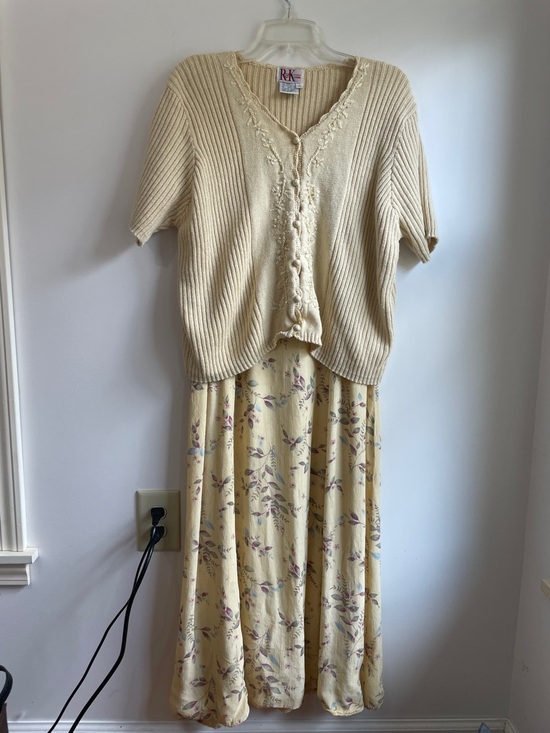 R&KOriginals Woman Dresses & Skirts - R&K Originals Woman VTG Yellow Sweater and Floral Tank Midi Dress Set Sz 20